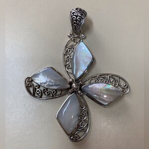 Meran 925 Sterling Silver Large Motherof Pearl Filigree Floral Pinwheel Pendant